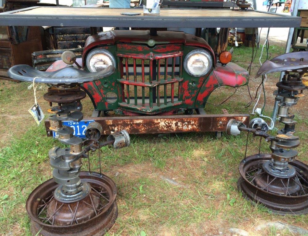 Brimfield, bar w stools